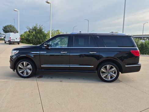 Used 2019 Lincoln Navigator L Reserve AWD/4WD image 8