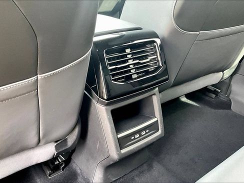 Used 2023 Volkswagen ID.4 Pro RWD image 9