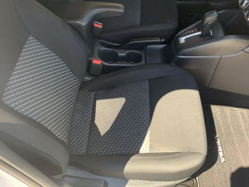 Used 2022 Nissan Versa S FWD image 14