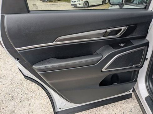 Used 2025 Kia Telluride S image 26