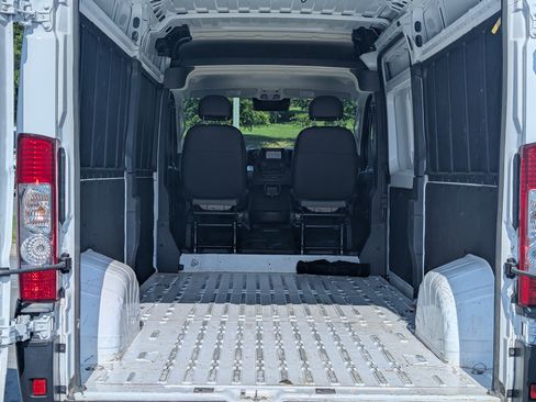 Used 2025 RAM ProMaster 2500 w/ Convenience Group FWD image 26