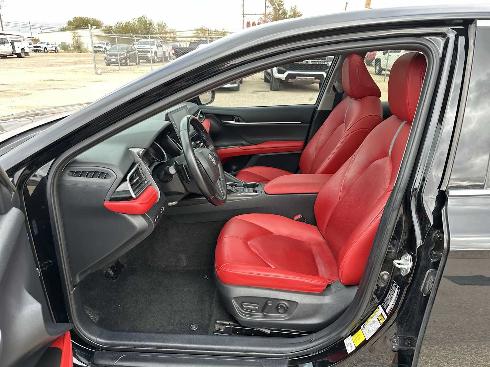 Used 2021 Toyota Camry XSE FWD image 10
