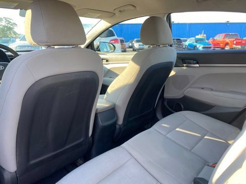 Used 2018 Hyundai Elantra SE FWD image 13