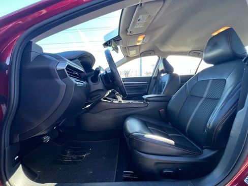 Used 2023 Nissan Altima 2.5 SR image 17