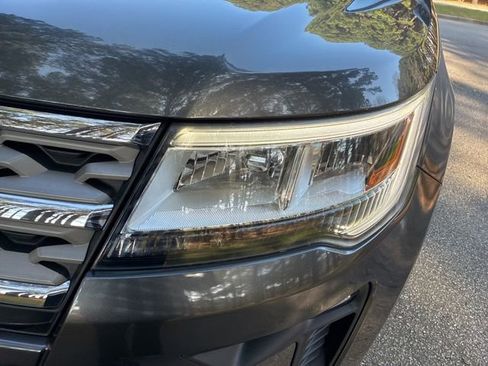 Used 2018 Ford Explorer XLT w/ Equipment Group 201A image 10