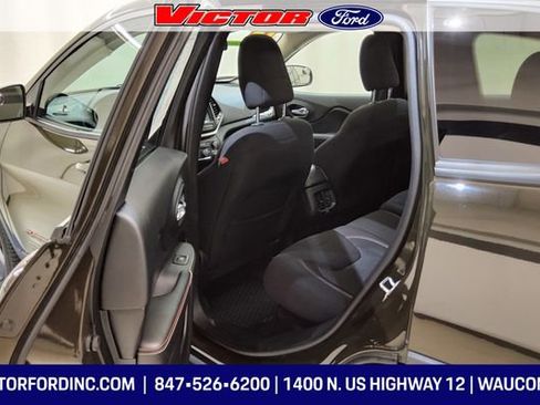 Used 2016 Jeep Cherokee 75th Anniversary image 15