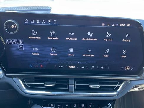 New 2026 Chevrolet Equinox EV LT image 10