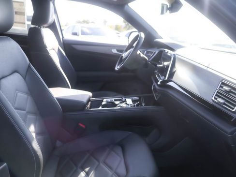 New 2026 Volkswagen Atlas Cross Sport SE image 40