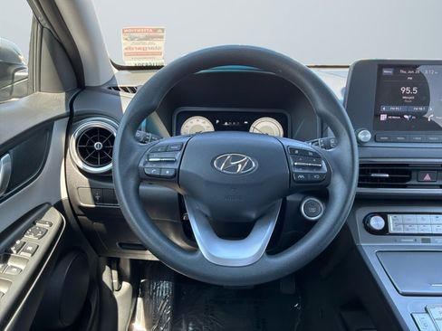 Used 2023 Hyundai Kona SE w/ Cargo Package FWD image 11