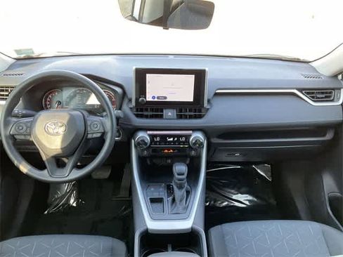 Used 2025 Toyota RAV4 XLE image 19