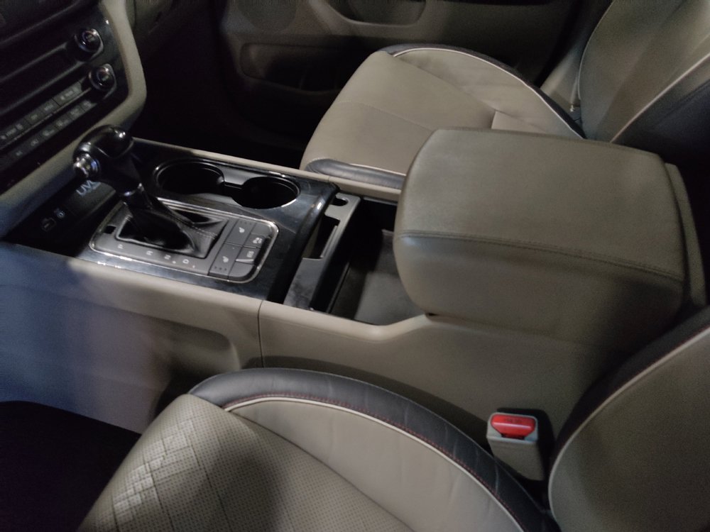 Used 2016 Kia Sedona EX FWD image 26