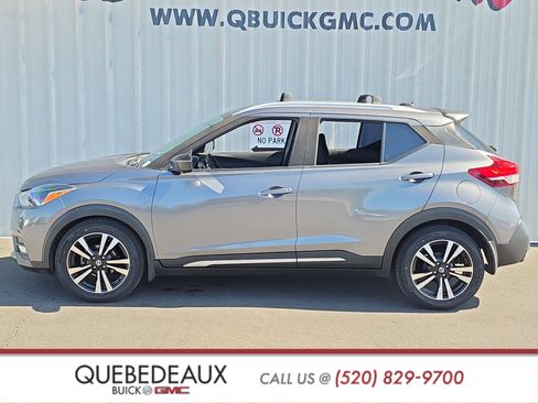 Used 2018 Nissan Kicks SR w/ Exterior Package FWD image 4
