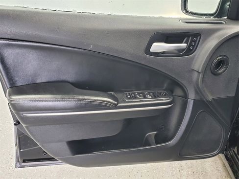 Used 2020 Dodge Charger SXT w/ Leather Interior Group image 8