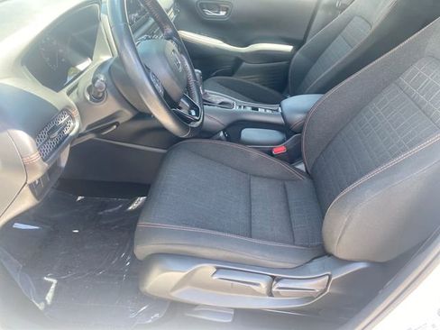 Used 2025 Honda HR-V Sport image 10