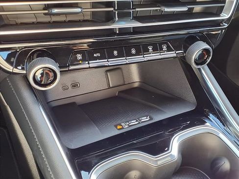 New 2026 Chevrolet Traverse LT w/ Midnight/Sport Edition image 14