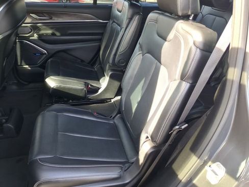 Used 2021 Jeep Grand Cherokee L Overland w/ Luxury Tech Group IV image 20