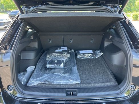 New 2026 Volkswagen Tiguan SE R-Line FWD image 13