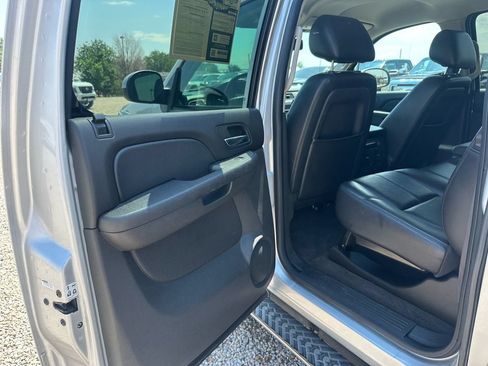 Used 2012 Chevrolet Avalanche LT w/ Suspension Package, Off-Road AWD/4WD image 28