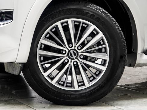 Used 2024 Nissan Armada SL image 3