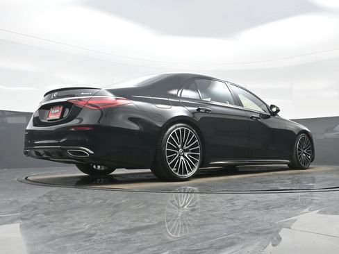 Used 2023 Mercedes-Benz S 580 S 580 image 32