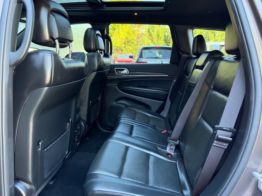Used 2019 Jeep Grand Cherokee Limited w/ Luxury Group II AWD/4WD image 17