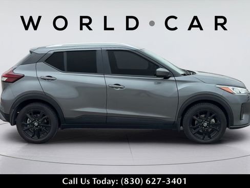 Used 2021 Nissan Kicks SV FWD image 16