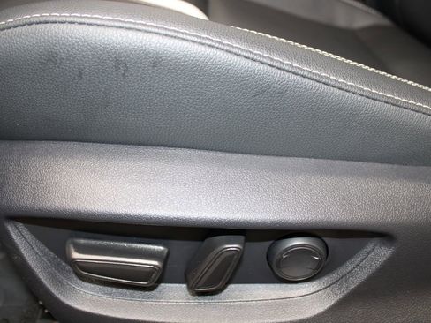 Used 2025 Toyota Camry SE image 12