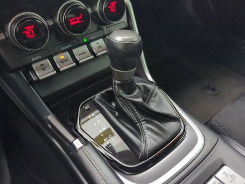 Used 2023 Toyota GR86 Premium w/ ALL Weather Mat Package (TMS) image 25