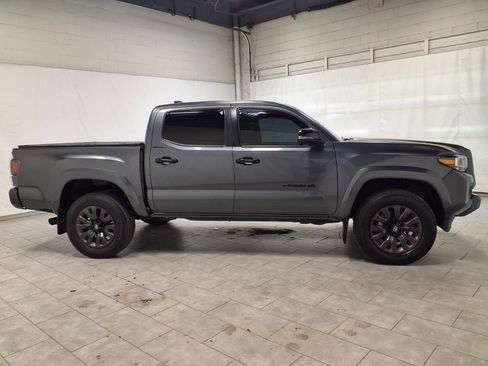 Used 2022 Toyota Tacoma Limited w/ Nightshade Package image 10