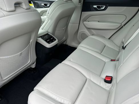 Certified 2025 Volvo XC60 B5 Ultra w/ Protection Package Premier image 12