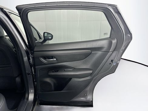 Used 2023 Nissan Ariya FWD image 30