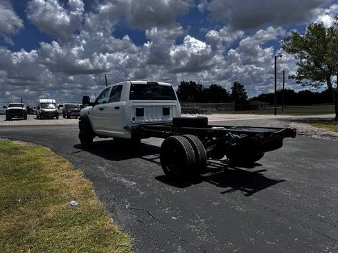 New 2026 RAM 5500 Tradesman AWD/4WD image 18