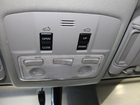 Used 2015 Toyota RAV4 Limited w/ Four Season Floor Mat Package image 23