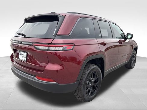 New 2026 Jeep Grand Cherokee Altitude AWD/4WD image 4