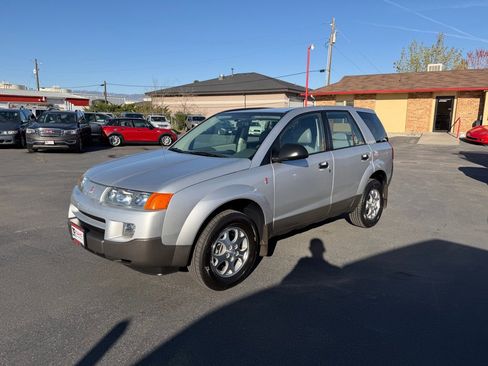 Used 2003 Saturn Vue AWD V6 w/ Leather Pkg image 2