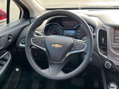 Used 2017 Chevrolet Cruze LT w/ Convenience Package image 12