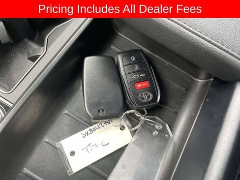 Used 2025 Toyota Tundra SR5 w/ SR5 Premium Package AWD/4WD image 36