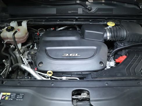Used 2017 Chrysler Pacifica Touring-L Plus w/ Tire & Wheel Group FWD image 35