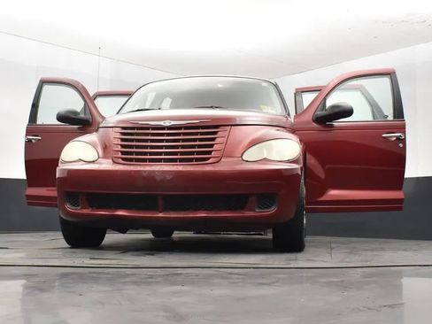 Used 2009 Chrysler PT Cruiser FWD image 11