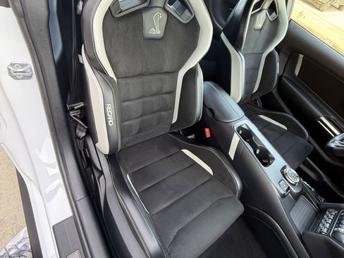 Used 2021 Ford Mustang Shelby GT500 w/ Carbon Fiber Track Pack image 21