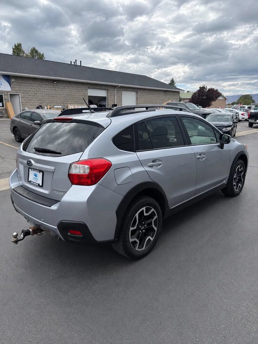 Used 2016 Subaru Crosstrek 2.0i Premium w/ Moonroof Package AWD/4WD image 5