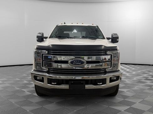 Used 2019 Ford F250 Lariat w/ Chrome Package image 2