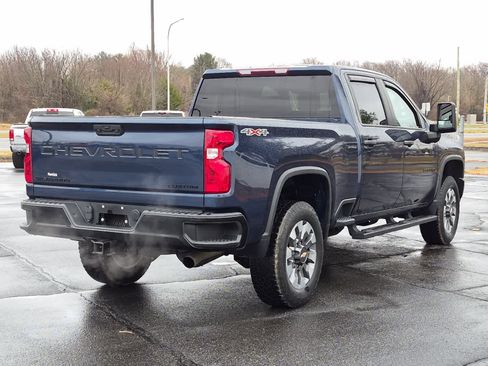 Used 2022 Chevrolet Silverado 2500 Custom w/ Custom Convenience Package image 4