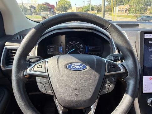 Used 2024 Ford Edge SEL AWD/4WD image 12