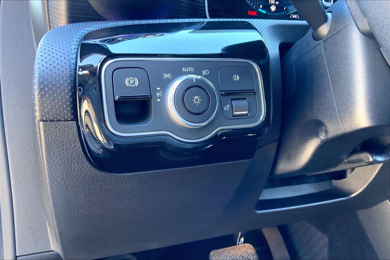 Used 2019 Mercedes-Benz A 220 4MATIC image 35