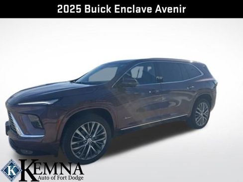 Used 2025 Buick Enclave Avenir w/ Trailering Package, 5000 lbs. image 8