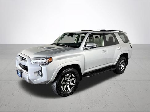 Used 2021 Toyota 4Runner TRD Off-Road Premium w/ Moonroof Package AWD/4WD image 2