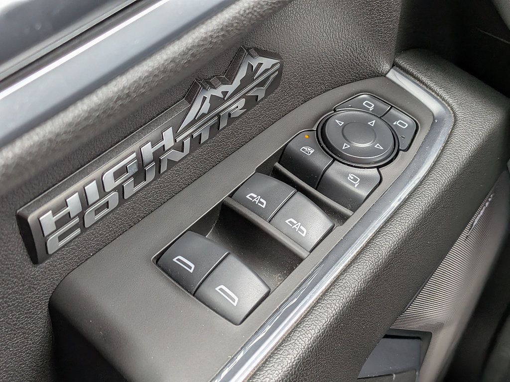 Certified 2025 Chevrolet Silverado 1500 High Country AWD/4WD image 23
