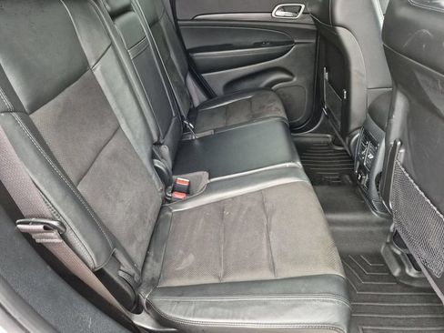 Used 2019 Jeep Grand Cherokee Altitude AWD/4WD image 30