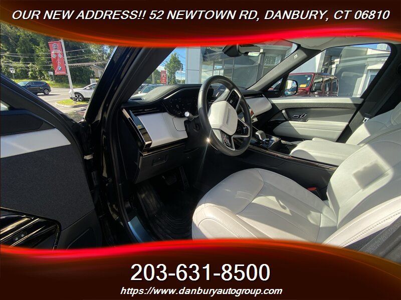 Used 2024 Land Rover Range Rover Sport SE AWD/4WD image 11